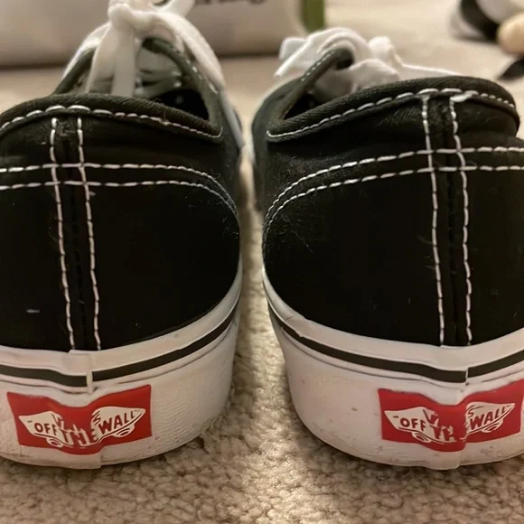 Vans - Picture 5 of 5